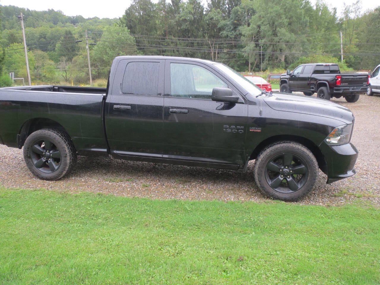 Used 2018 RAM 1500 Express w/ Black Ram 1500 Express Group AWD/4WD image 5