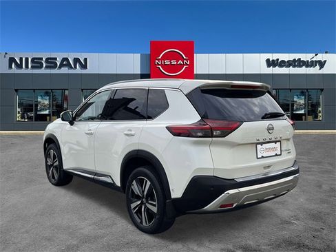Used 2022 Nissan Rogue Platinum w/ Head-Up Display Package image 8
