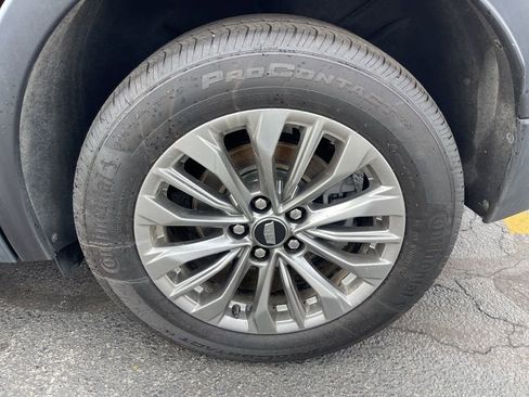 Used 2025 Cadillac XT4 Premium Luxury AWD/4WD image 26