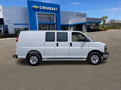 Used 2025 GMC Savana 2500 w/ Driver Convenience Package RWD image 24