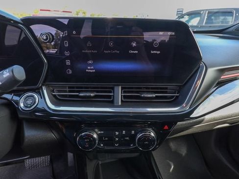 Used 2024 Chevrolet Trax RS w/ Sunroof Package FWD image 19