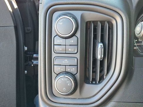 Used 2022 Chevrolet Silverado 1500 Custom image 23