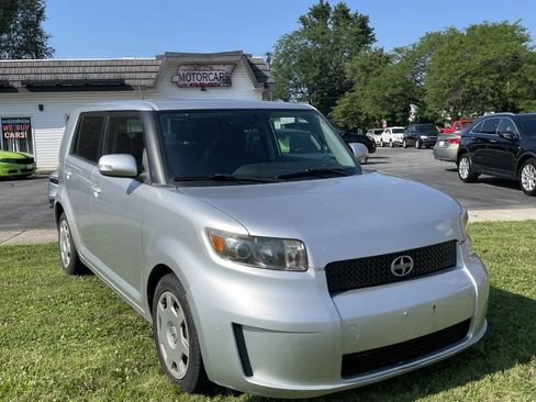 Used 2008 Scion xB FWD image 1