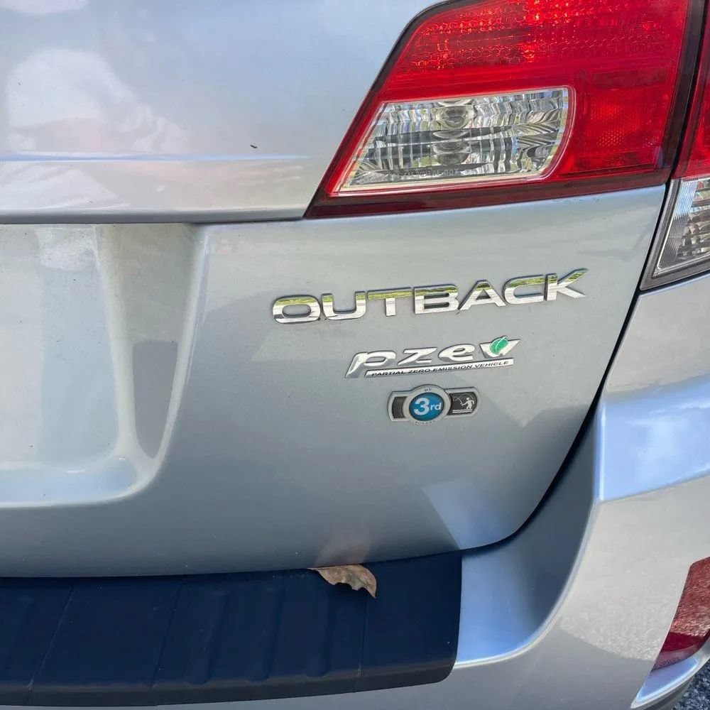 Used 2013 Subaru Outback 2.5i Limited AWD/4WD image 21