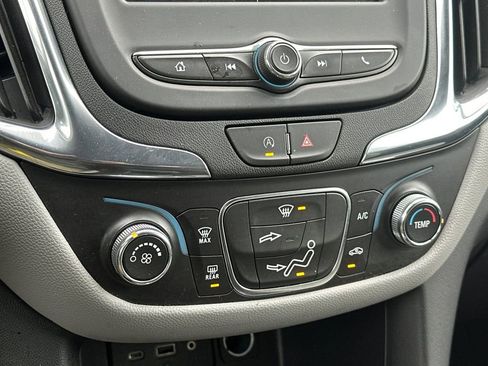 Used 2023 Chevrolet Equinox LT image 18