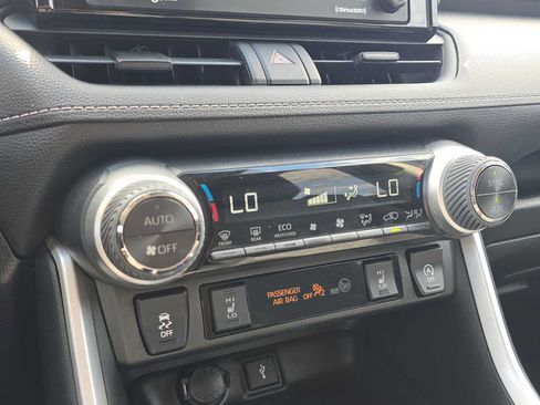 Used 2021 Toyota RAV4 XLE w/ XLE Grade Weather Package AWD/4WD image 31