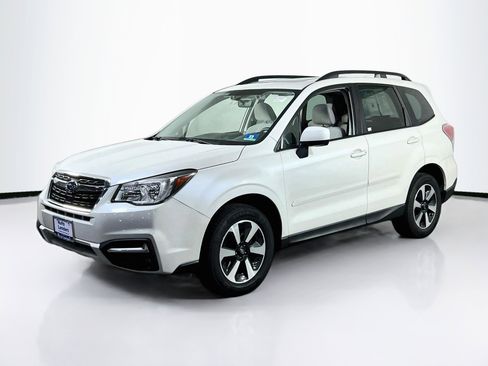 Used 2018 Subaru Forester 2.5i Premium AWD/4WD image 1