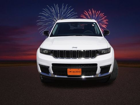 Used 2023 Jeep Grand Cherokee L Limited AWD/4WD image 12