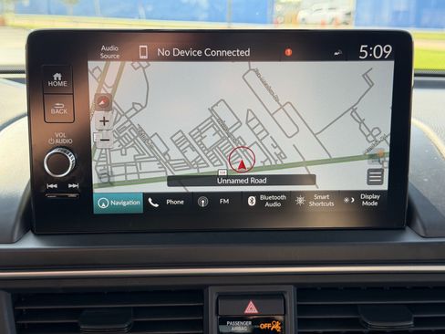 Used 2025 Honda Pilot Touring image 21