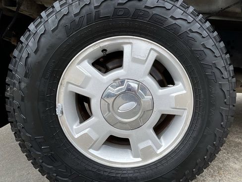 Used 2011 Ford F150 XLT w/ Trailer Tow Pkg image 15