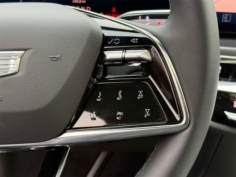 Used 2024 Cadillac Lyriq Tech image 32