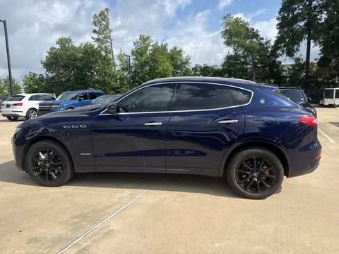 Used 2020 Maserati Levante GranLusso AWD/4WD image 7