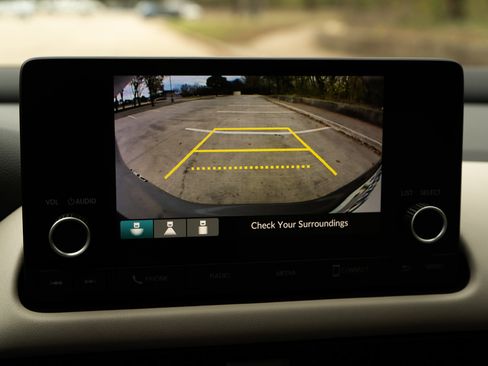 Certified 2025 Honda HR-V LX image 31