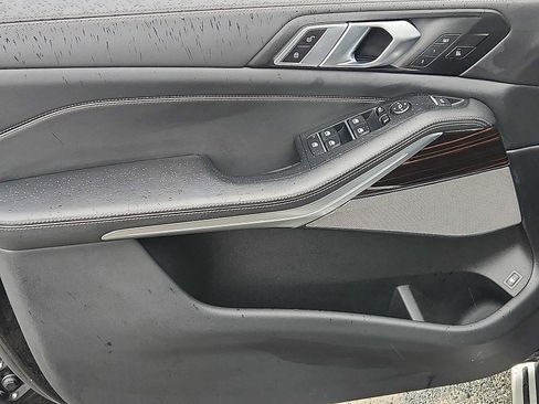 Used 2025 BMW X5 xDrive50e image 12