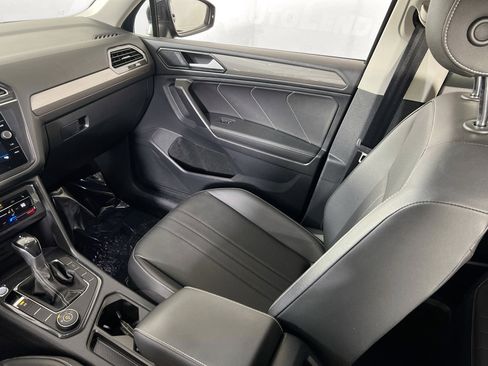 Used 2022 Volkswagen Tiguan SE image 22