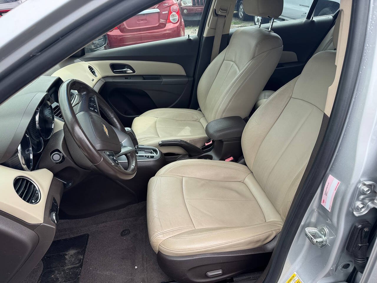 Used 2011 Chevrolet Cruze LTZ FWD image 12