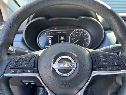 Used 2025 Nissan Versa SV image 25