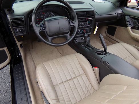 Used 2002 Chevrolet Camaro Z28 image 11