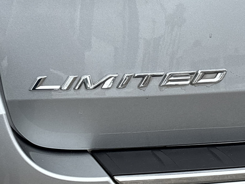Used 2024 Ford Explorer Limited AWD/4WD image 5