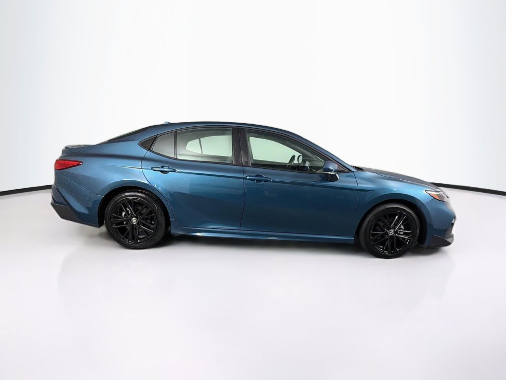 Used 2025 Toyota Camry SE FWD image 11