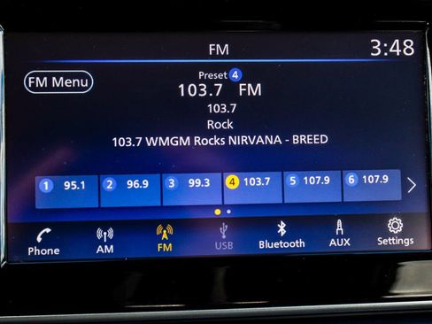 Used 2025 Nissan Versa SV FWD image 21
