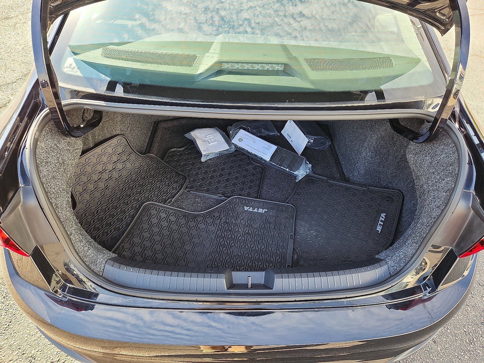 Certified 2023 Volkswagen Jetta S FWD image 27