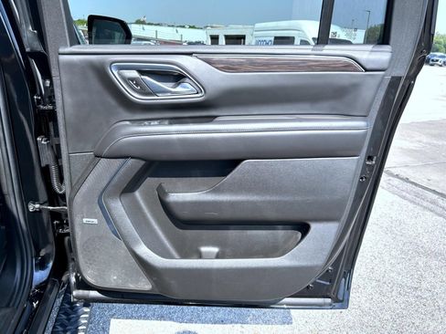 Certified 2021 Chevrolet Suburban Z71 w/ Rear Media and Nav Package AWD/4WD image 19