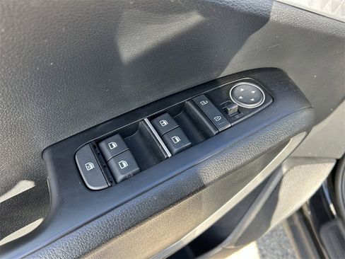 Used 2023 Kia Soul LX image 23