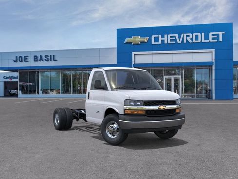 New 2026 Chevrolet Express 3500 w/ Power Convenience Package RWD image 1