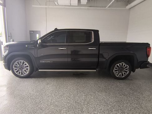 Used 2023 GMC Sierra 1500 Denali Ultimate AWD/4WD image 2