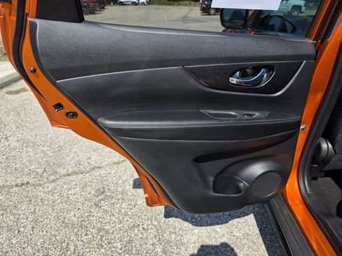 Used 2017 Nissan Rogue S w/ S Appearance Package image 15