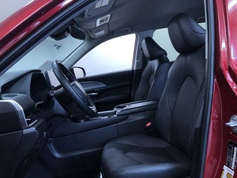 Certified 2025 Toyota Grand Highlander XLE image 20