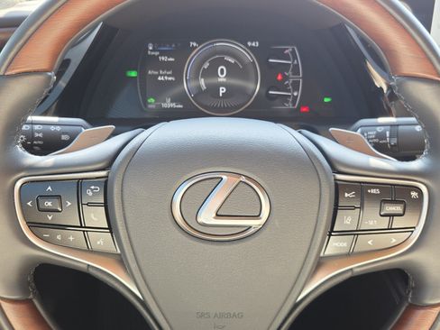 Used 2025 Lexus ES 300h Ultra Luxury w/ Accessory Package (Z2) FWD image 26