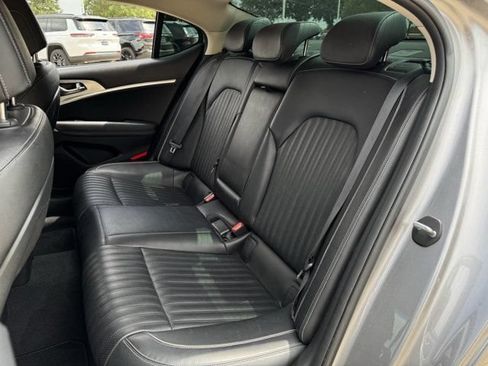 Used 2022 Genesis G70 3.3T RWD image 27