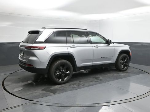 New 2026 Jeep Grand Cherokee Limited w/ Limited Altitude Package RWD image 15