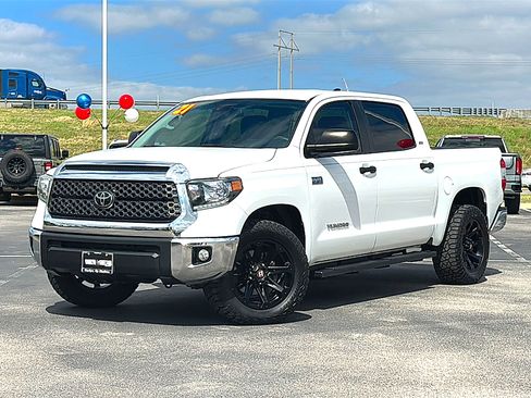 Used 2021 Toyota Tundra SR5 w/ SR5 Upgrade Package image 2