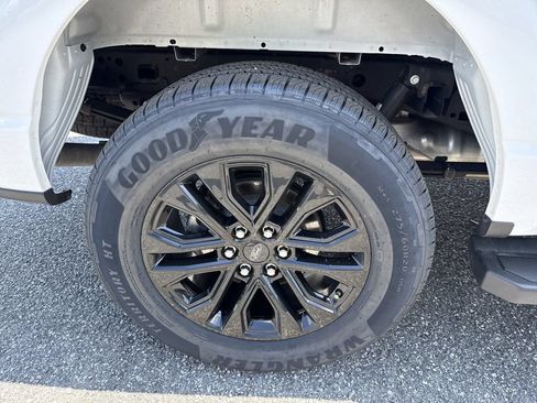 Used 2024 Ford F150 Lariat w/ Equipment Group 502A High AWD/4WD image 17