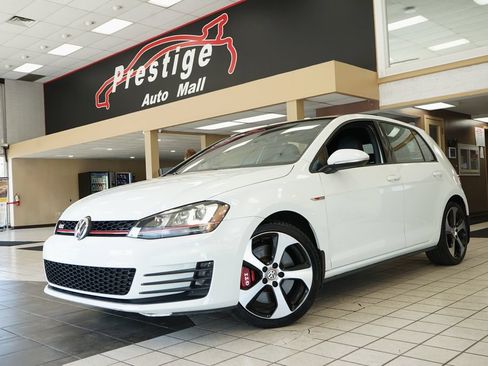 Used 2017 Volkswagen GTI SE FWD image 20