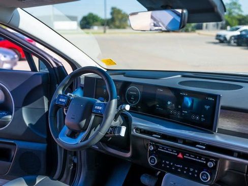 New 2026 Hyundai Ioniq 9 SEL image 15