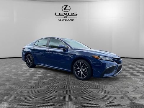 Used 2024 Toyota Camry SE w/ Cold Weather Package FWD image 2
