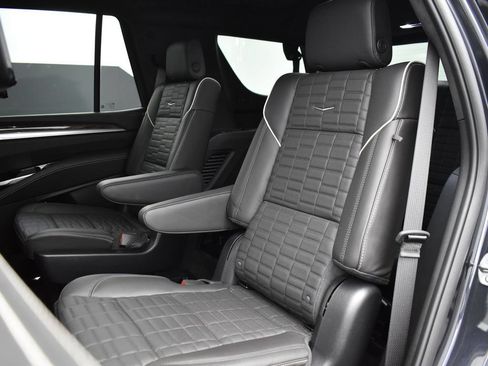 Used 2025 Cadillac Escalade Sport Platinum AWD/4WD image 29