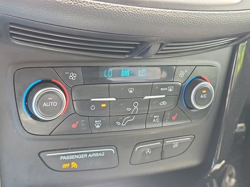 Used 2019 Ford Escape SE FWD image 26
