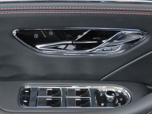 New 2025 Bentley Flying Spur Plug-In Hybrid image 25