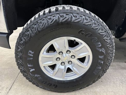 Used 2018 Chevrolet Silverado 1500 LT w/ All Star Edition image 35