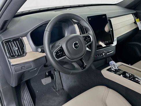 New 2026 Volvo XC90 B5 Plus w/ Protection Package image 9