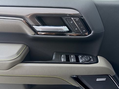 New 2026 Chevrolet Silverado 1500 ZR2 w/ LPO, Dark Essentials Package AWD/4WD image 18