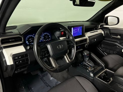 Certified 2024 Toyota Tacoma TRD Off-Road image 12