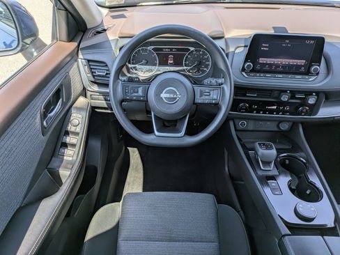 Used 2023 Nissan Rogue SV AWD/4WD image 17