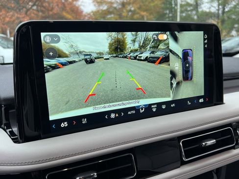 New 2026 Lincoln Aviator AWD image 19