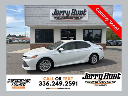 Used 2020 Toyota Camry XLE image 1